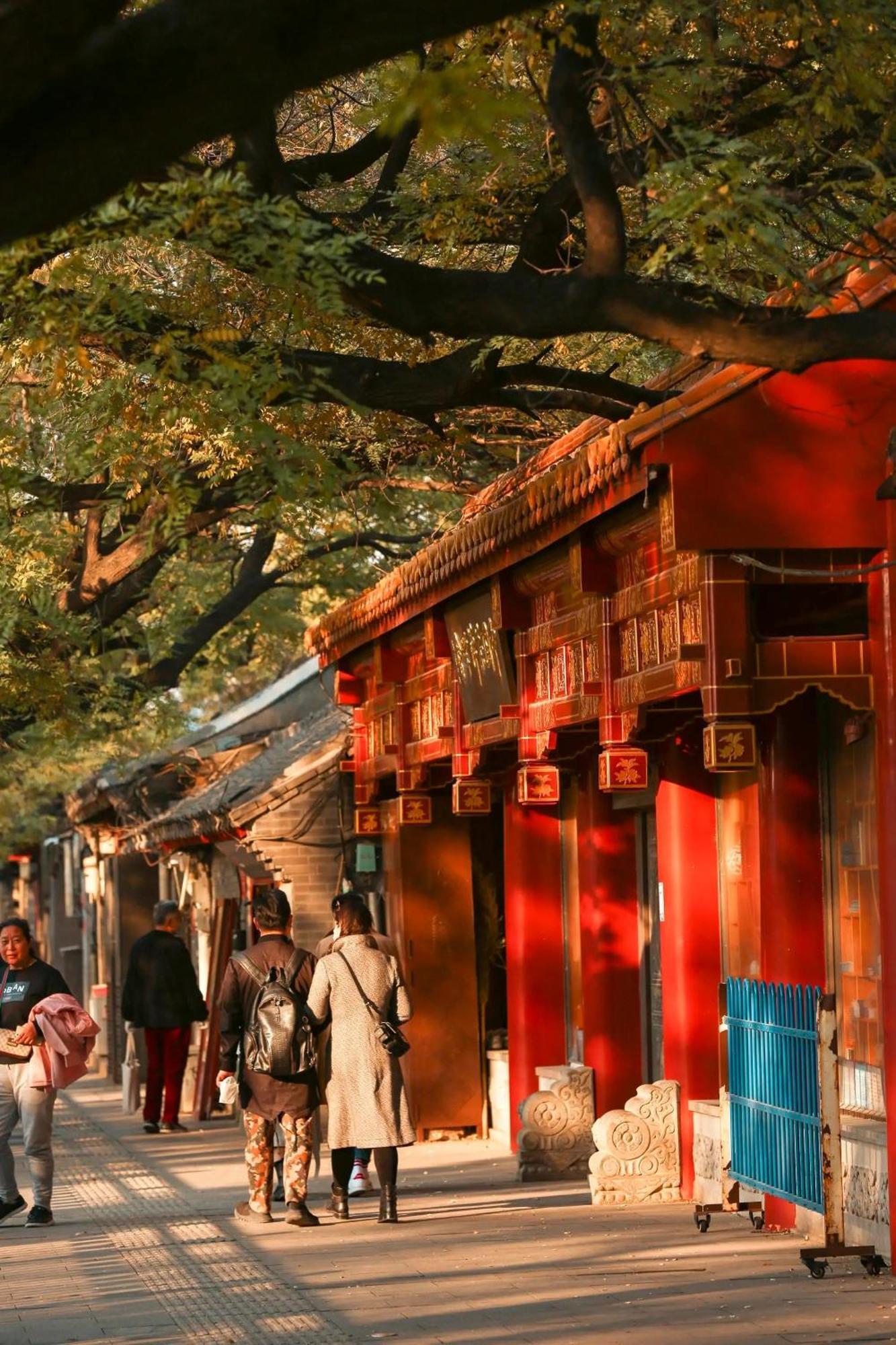 East Sacred Hotel: Tiananmen Square Proximity with Tourism Services Beijing Exterior photo The temple's main entrance