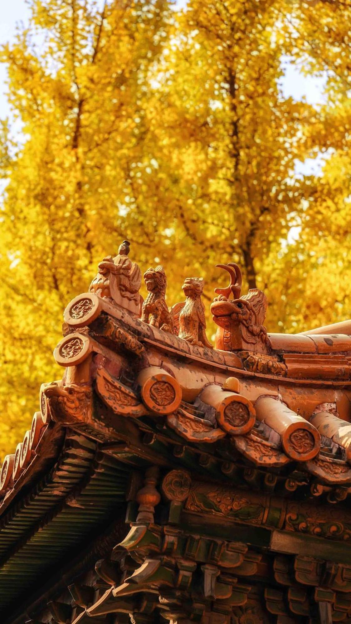 East Sacred Hotel: Tiananmen Square Proximity with Tourism Services Beijing Exterior photo The roof of the temple